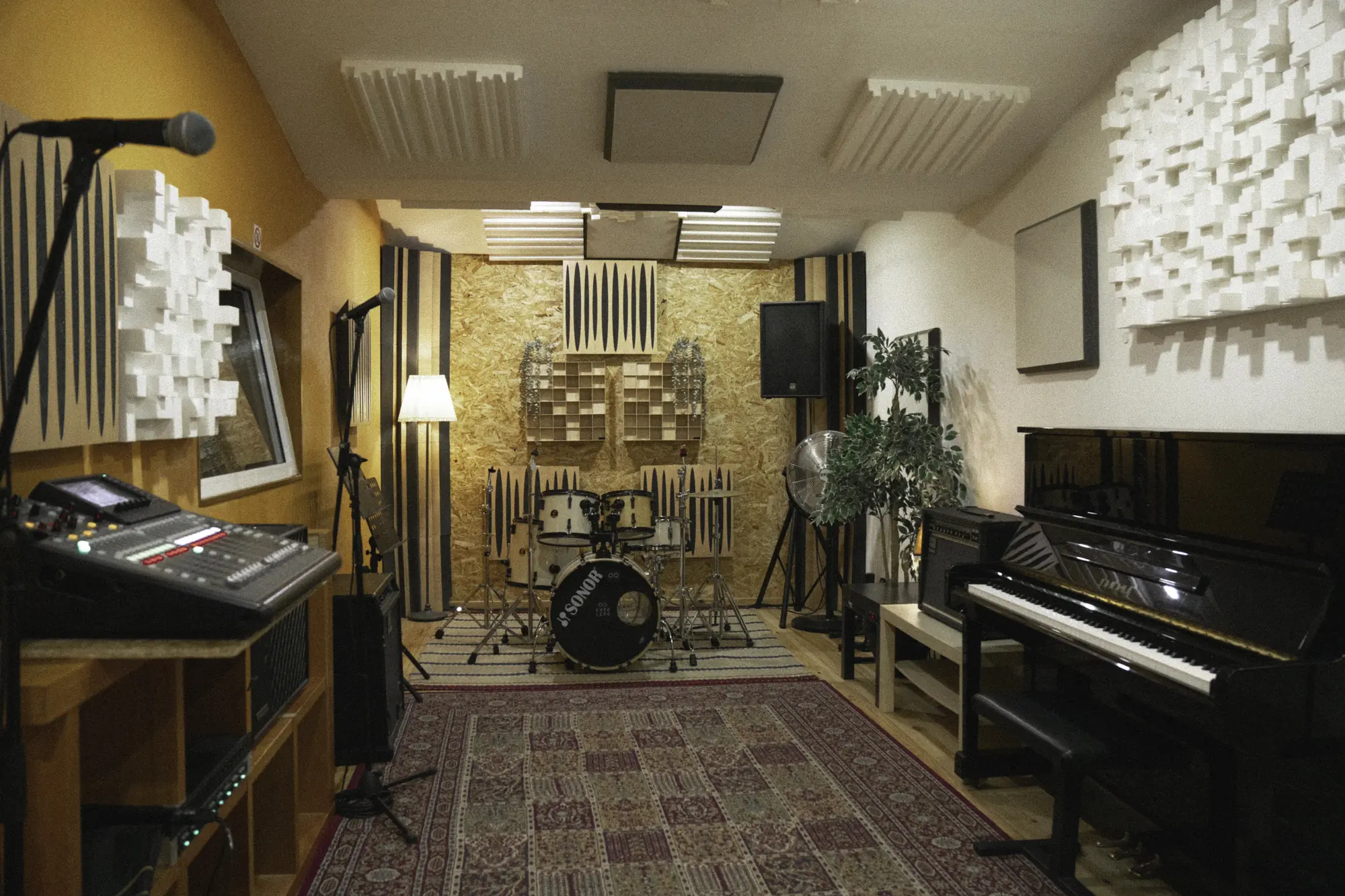 Main Room 1