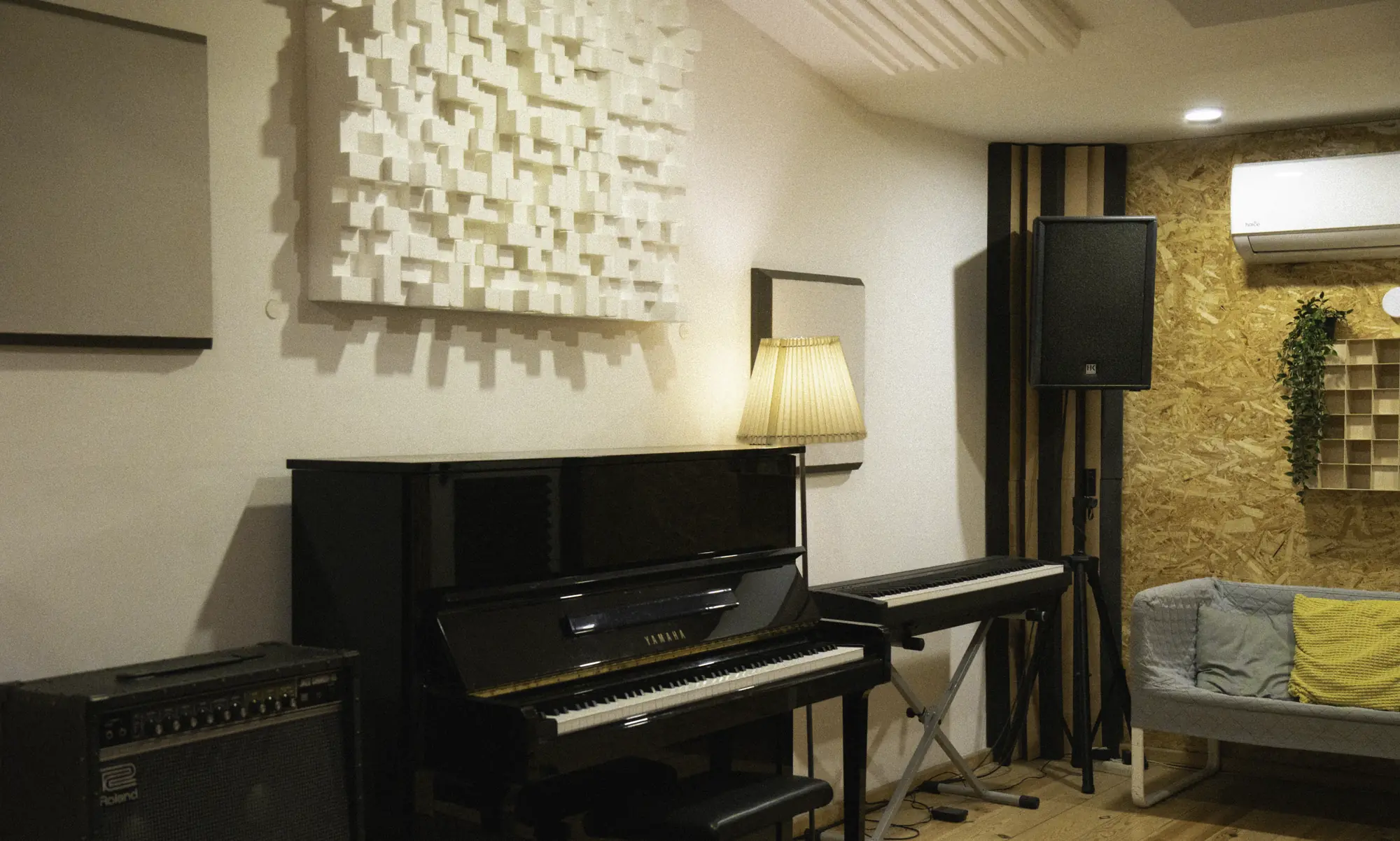 Main Room 4